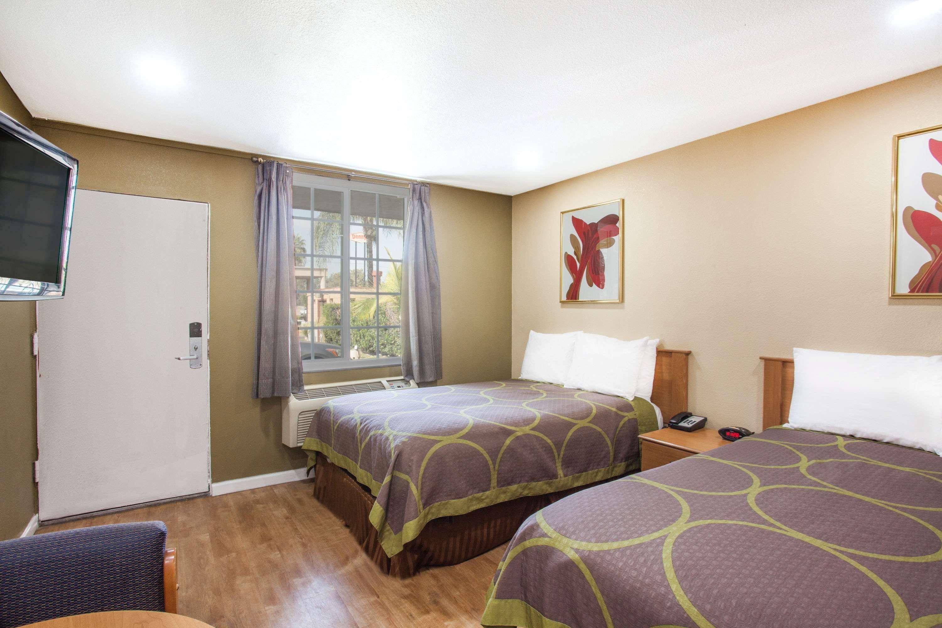Super 8 By Wyndham Redlands/San Bernardino Motel Екстериор снимка