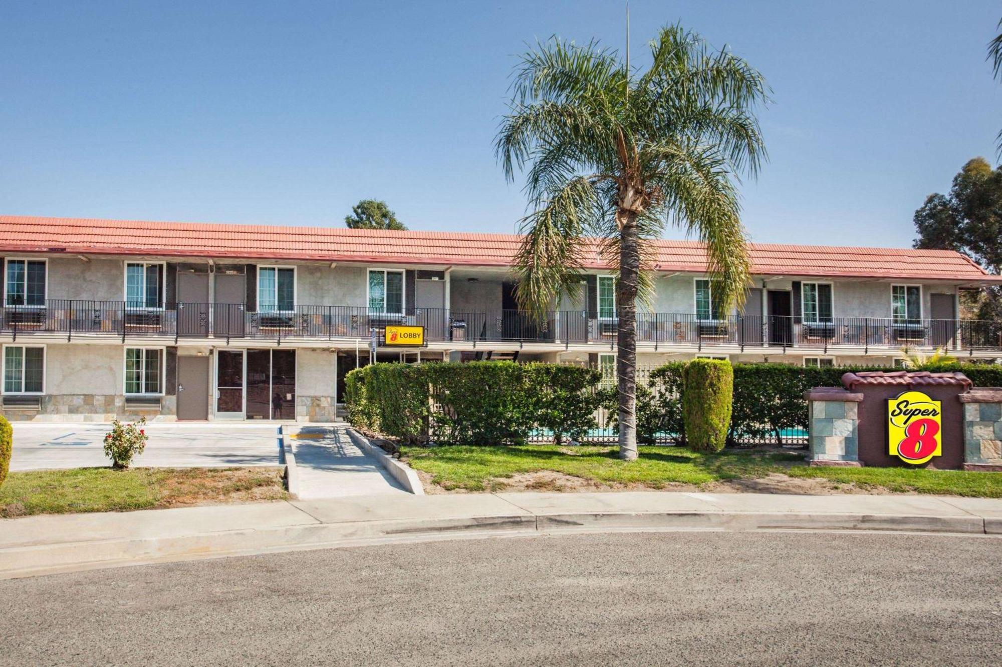 Super 8 By Wyndham Redlands/San Bernardino Motel Екстериор снимка
