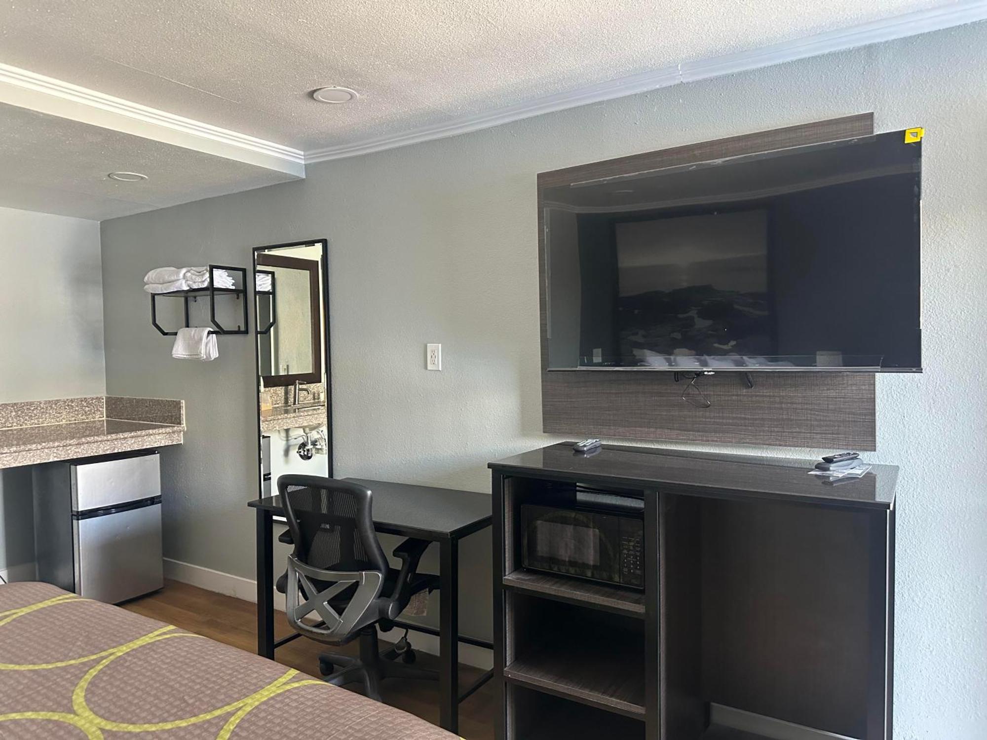 Super 8 By Wyndham Redlands/San Bernardino Motel Екстериор снимка