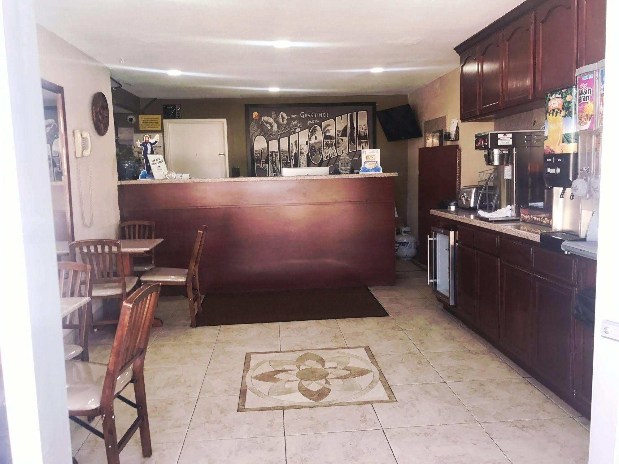 Super 8 By Wyndham Redlands/San Bernardino Motel Екстериор снимка